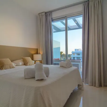 Lägenhet Brand New 3 Bedroom Penthouse In Belaire With Solarium, Terrace And Pools *