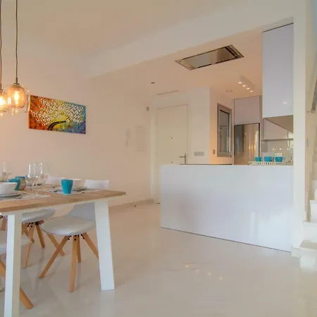 Brand New 3 Bedroom Penthouse In Belaire With Solarium, Terrace And Pools * Estepona