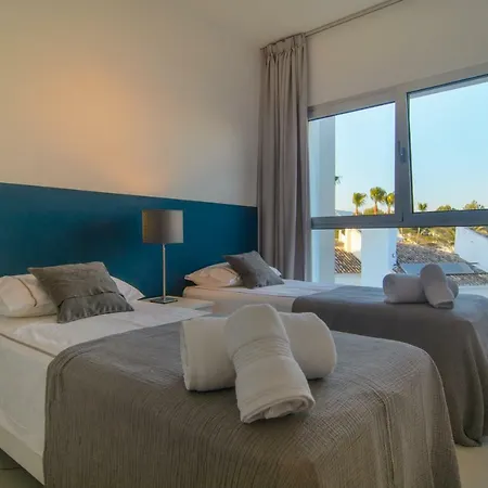 Brand New 3 Bedroom Penthouse In Belaire With Solarium, Terrace And Pools Apartment